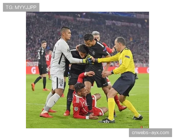 巴黎上半场3-2领先拜仁，奥利塞和登贝莱先后建功